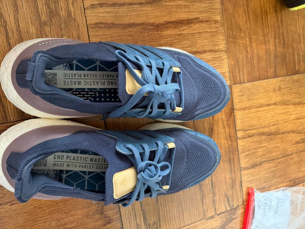 Women's Adidas Ultra boost sneakers. E U C size 10.